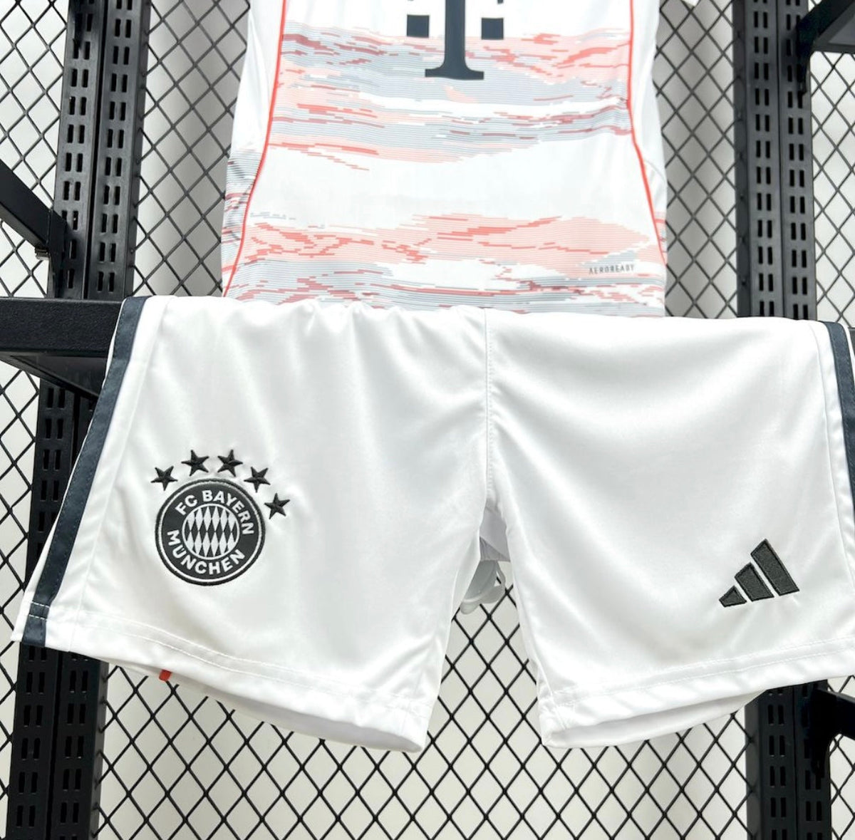 Kit Enfant Bayern Munich 2025-26 Extérieur
