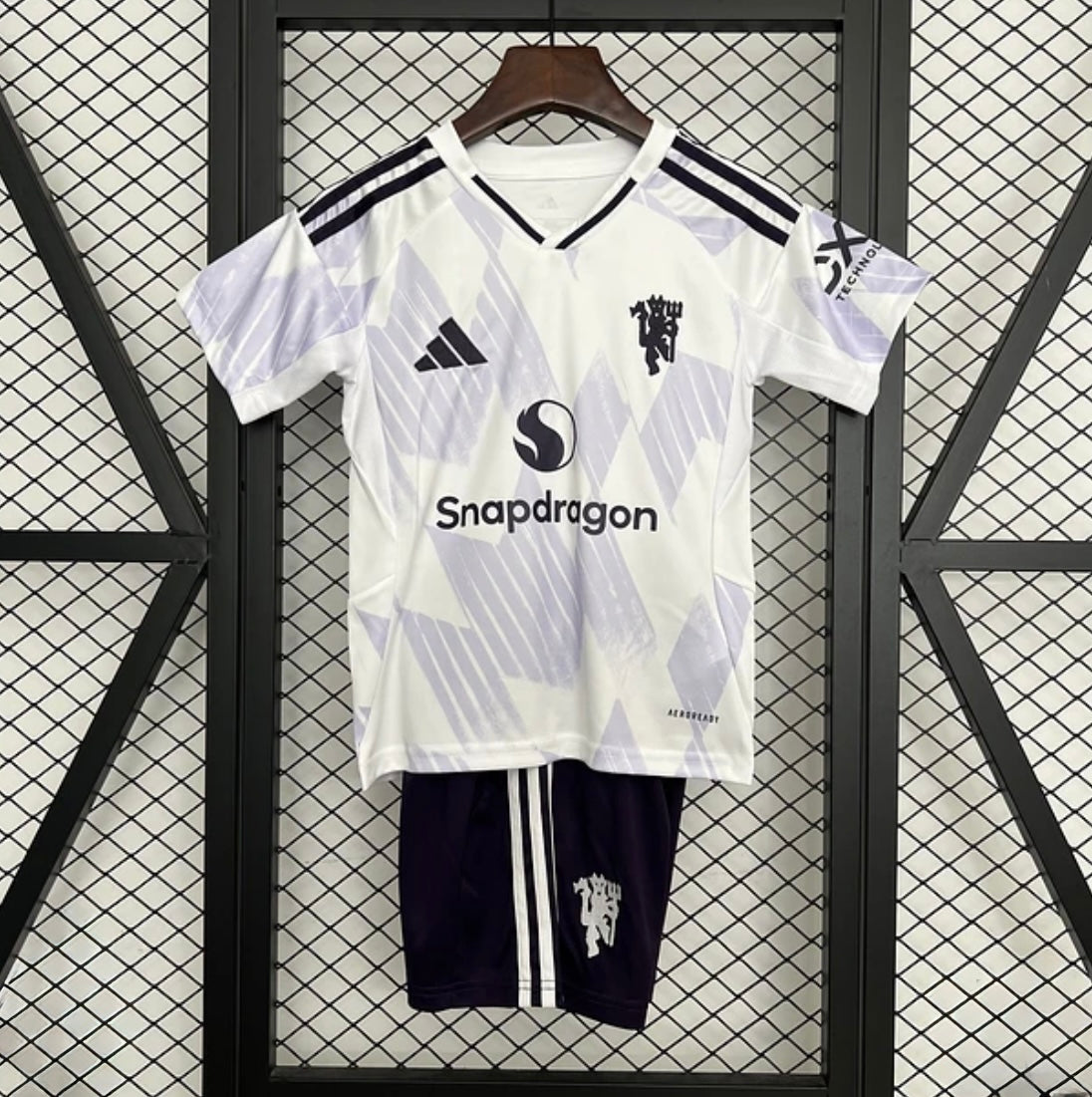 Kit Enfant Manchester United 2025-26 Extérieur