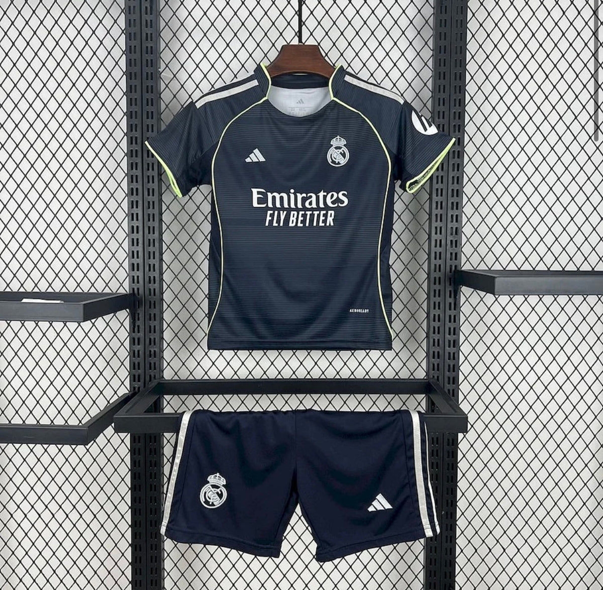 Kits Enfants Real Madrid 2025/26 Extérieur